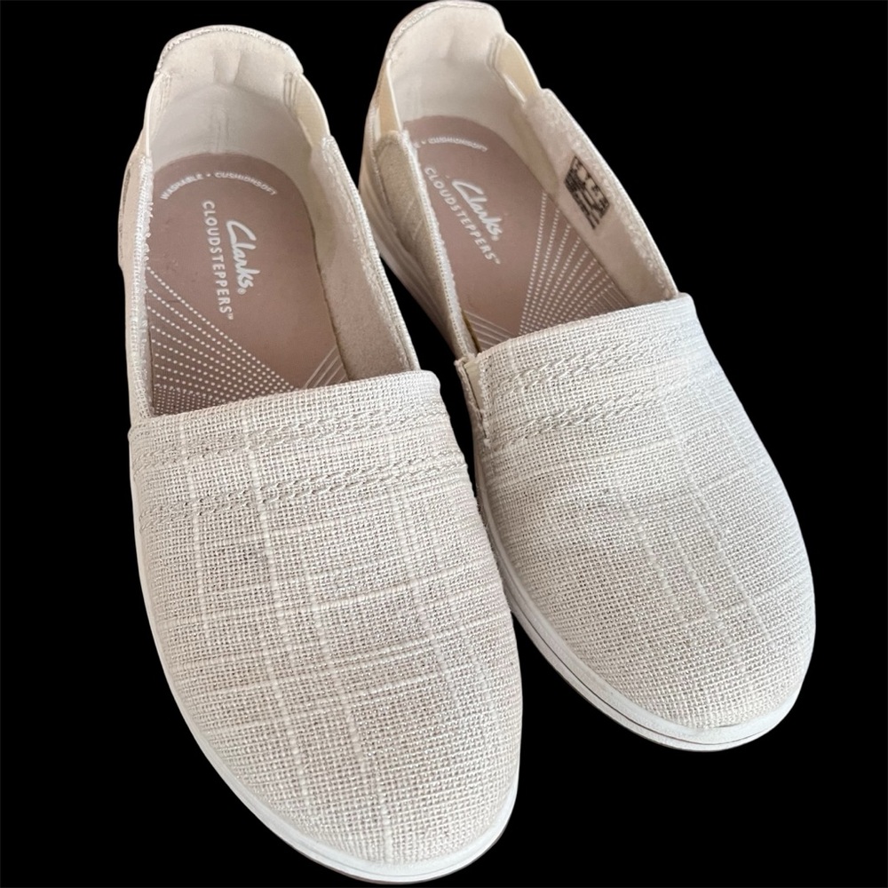 Clarks Cloudsteppers Breeze StepWomens Ivory Sparkly Canvas Loafers Shoes Sz 7M